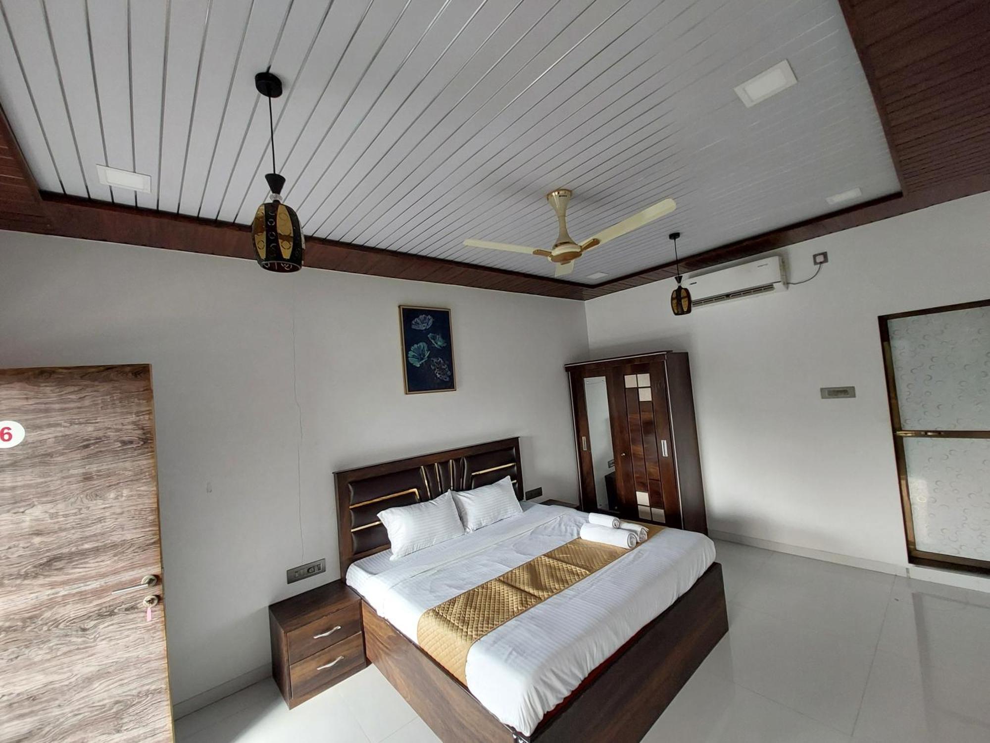 The Village Resorts 카르자트 객실 사진