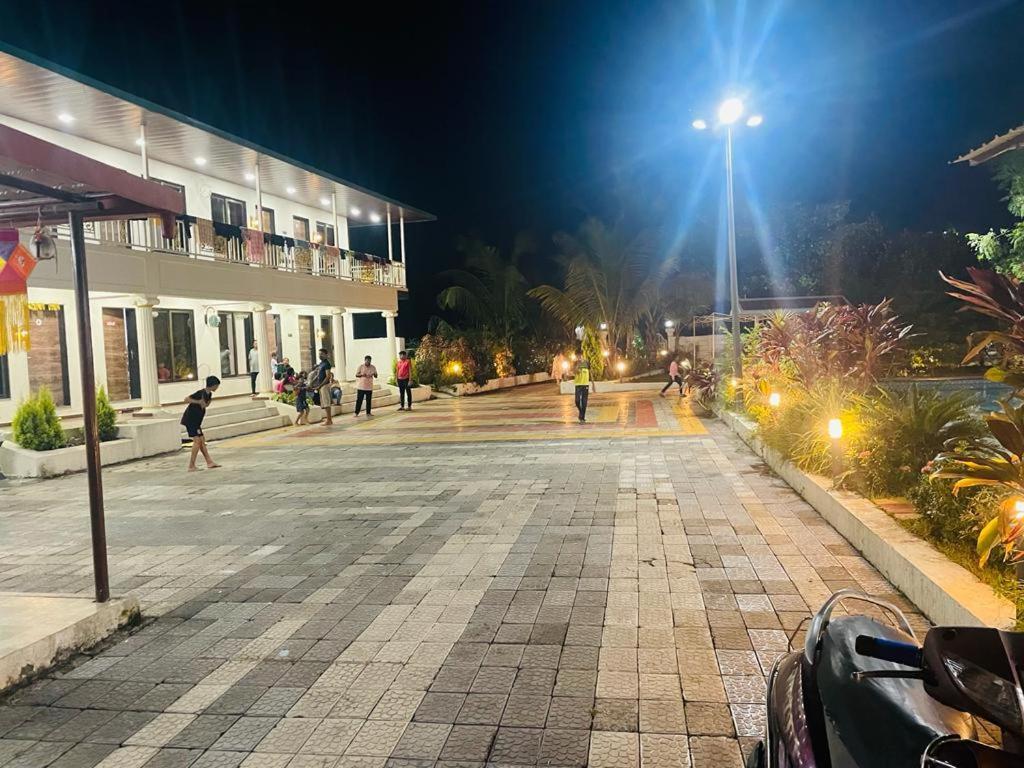 The Village Resorts 카르자트 외부 사진